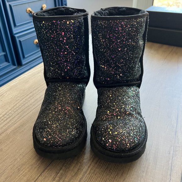 Beautiful Ugg Glitter Boots - Picture 2 of 6